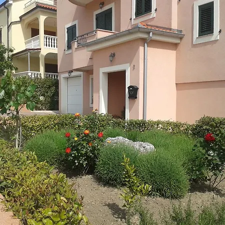 Apartman Lara & Luka Zára