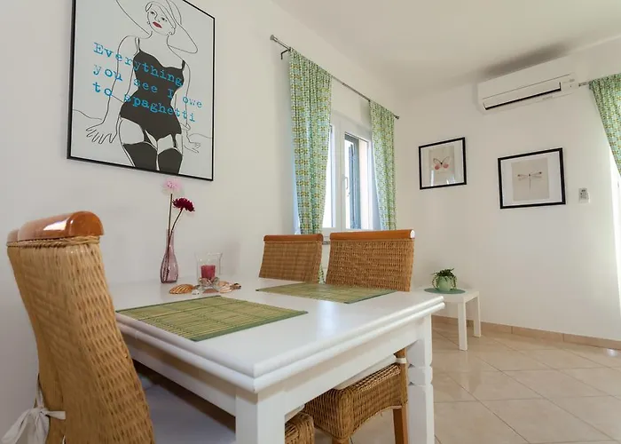 Apartman Apartments Lara & Luka