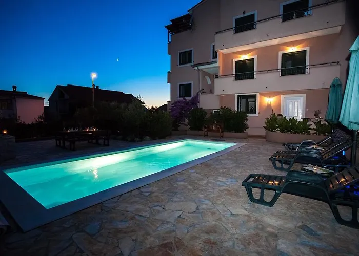 Apartman Apartments Lara & Luka