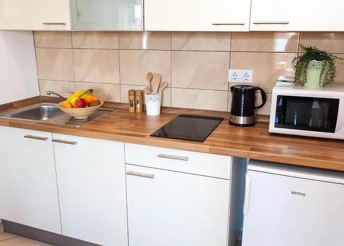 Apartments Lara & Luka *