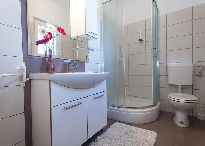 Apartments Lara & Luka